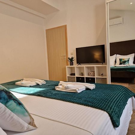 Holiday Home Near Trogir Kaštel Štafilić Kültér fotó