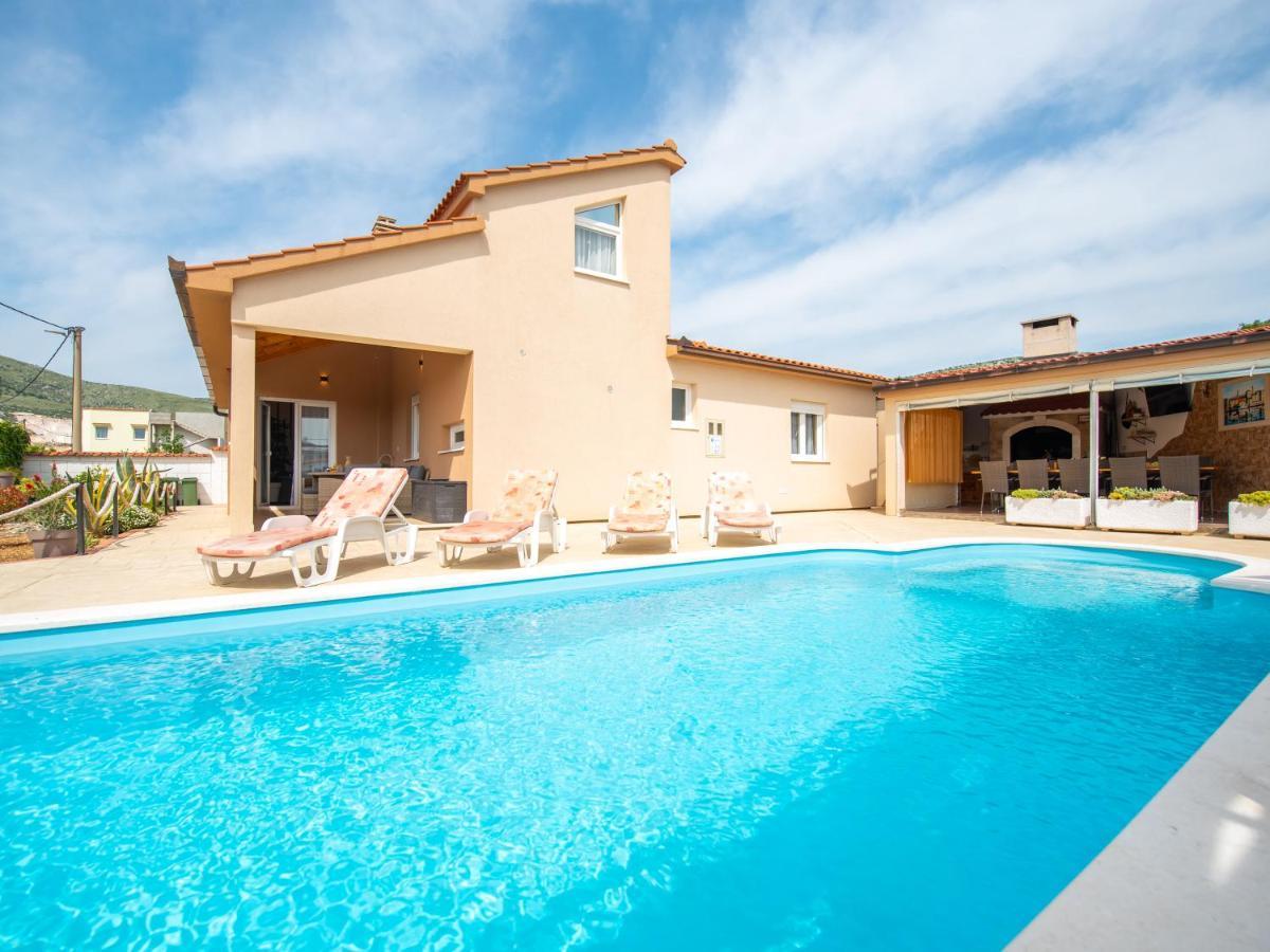 Holiday Home Near Trogir Kaštel Štafilić Kültér fotó