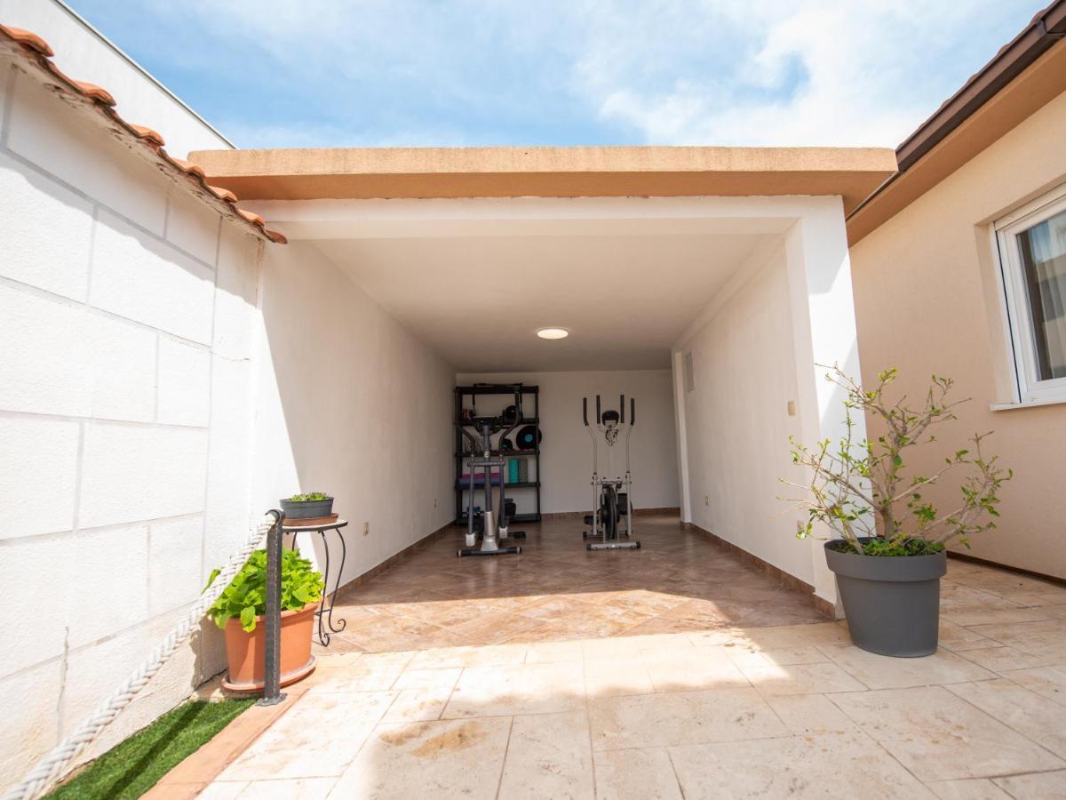 Holiday Home Near Trogir Kaštel Štafilić Kültér fotó