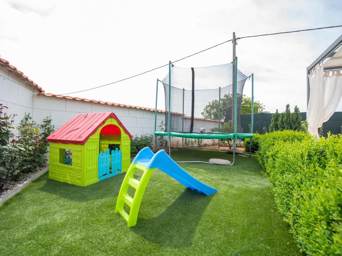 Holiday Home Near Trogir Kaštel Štafilić Kültér fotó