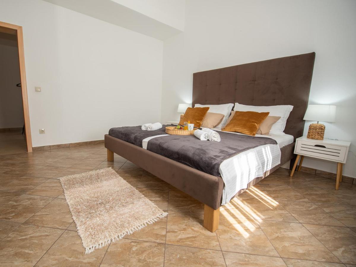 Holiday Home Near Trogir Kaštel Štafilić Kültér fotó