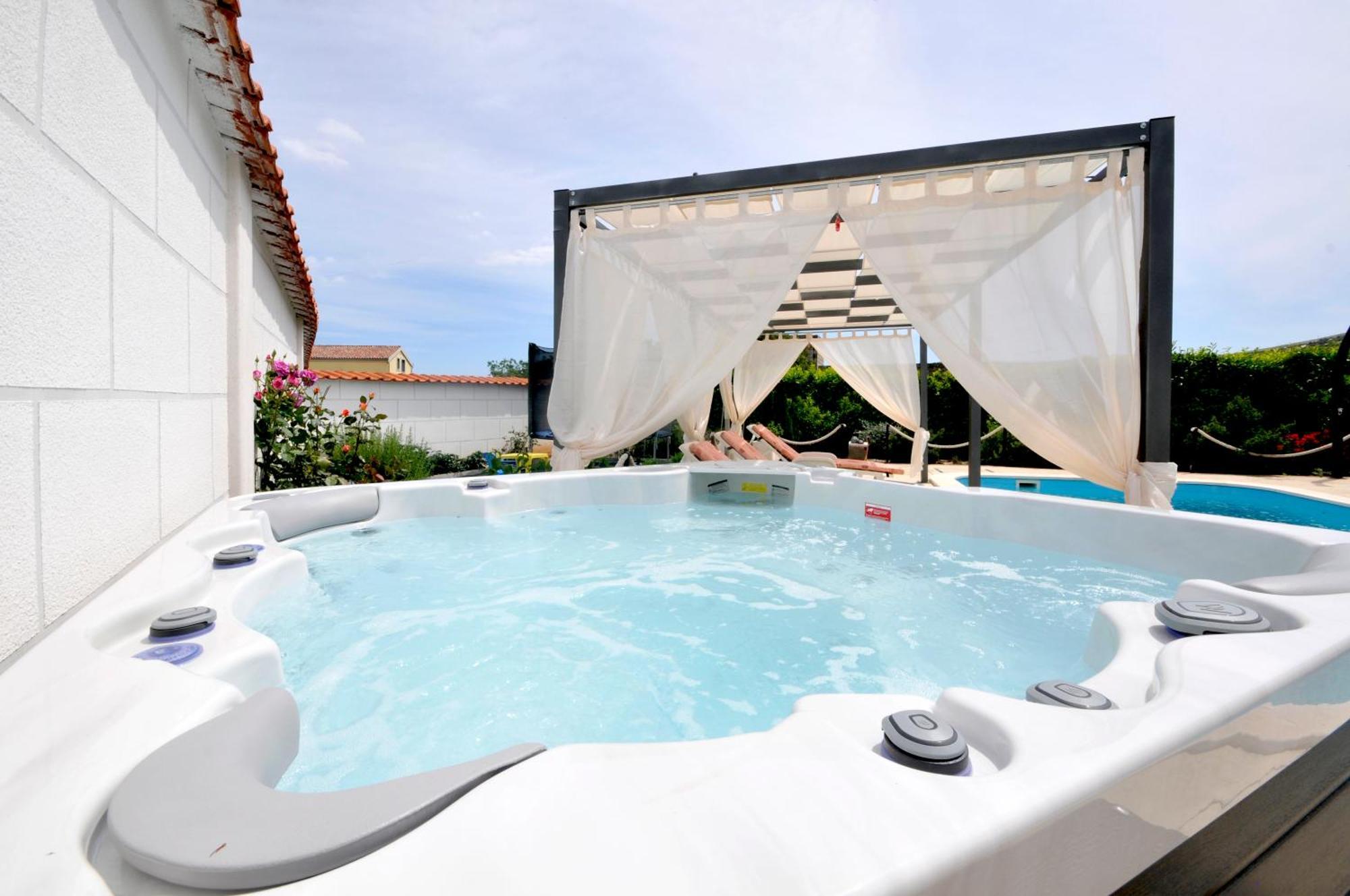 Holiday Home Near Trogir Kaštel Štafilić Kültér fotó