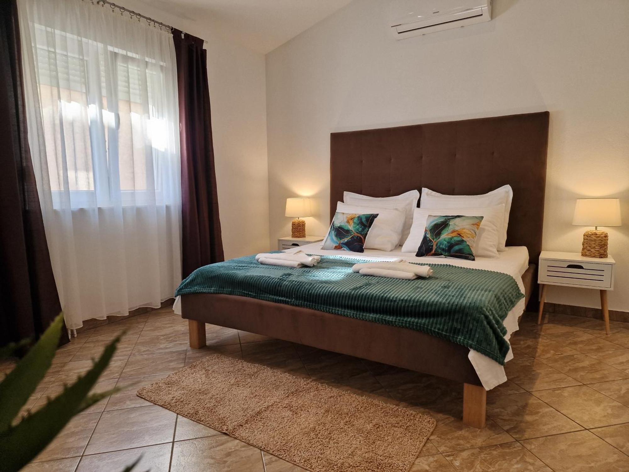 Holiday Home Near Trogir Kaštel Štafilić Kültér fotó