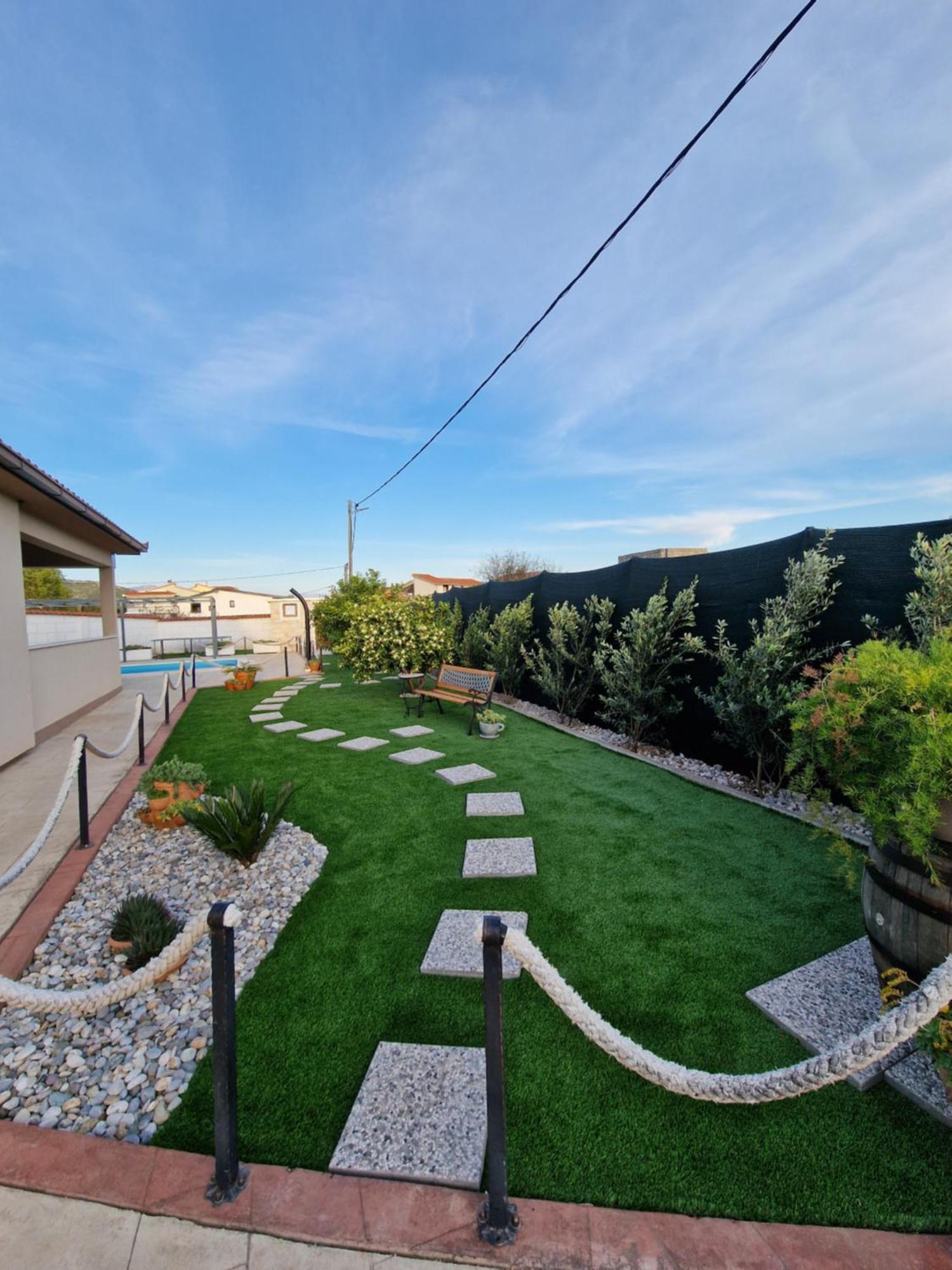 Holiday Home Near Trogir Kaštel Štafilić Kültér fotó